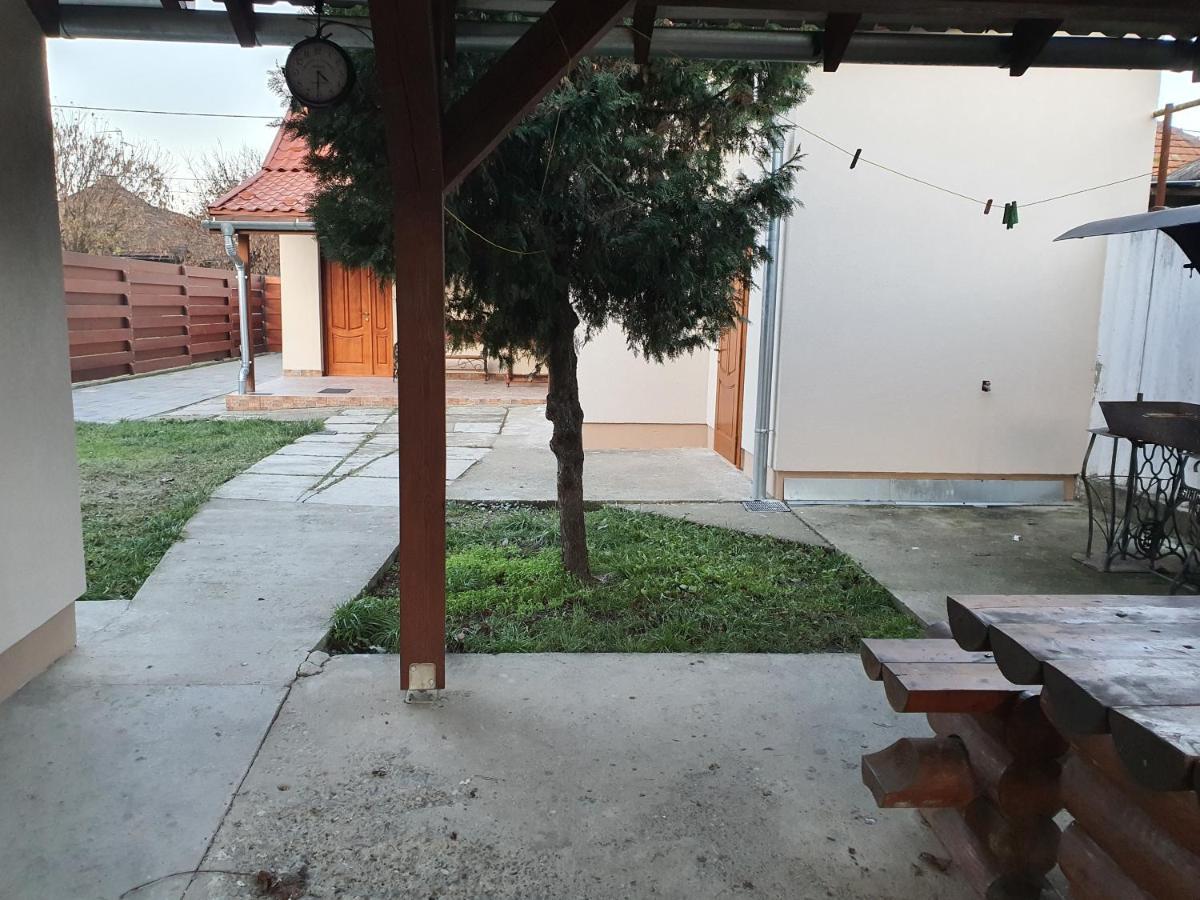 Bereg-Travel Hotel Exterior photo
